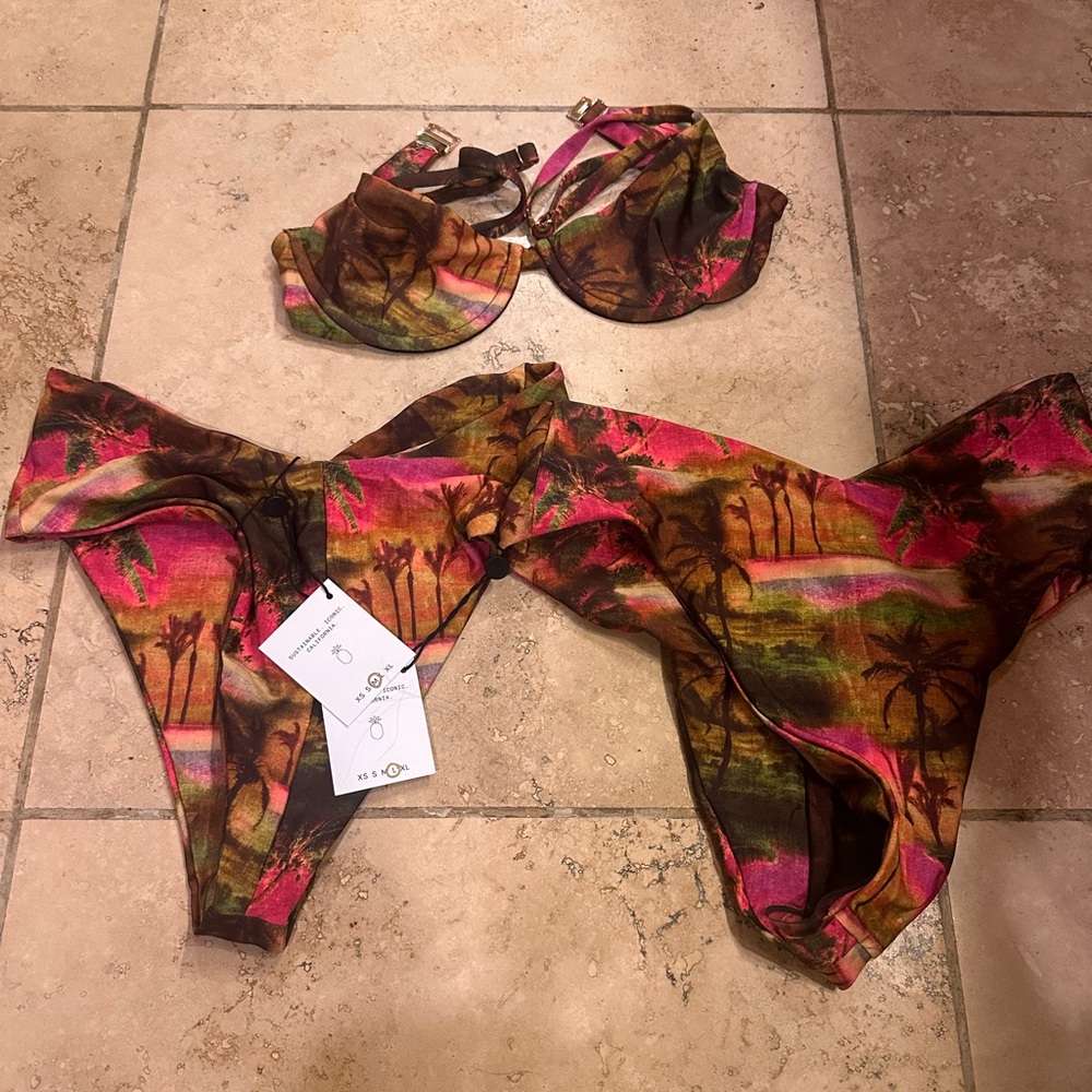 Skatie Tropical Print Bikini Set